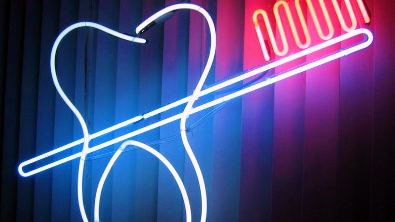 Το βούρτσισμα των δοντιών σώζει την καρδιά