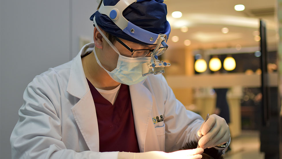 Ο απολογισμός του κορωνοϊού στην οδοντιατρική και όχι μόνο.