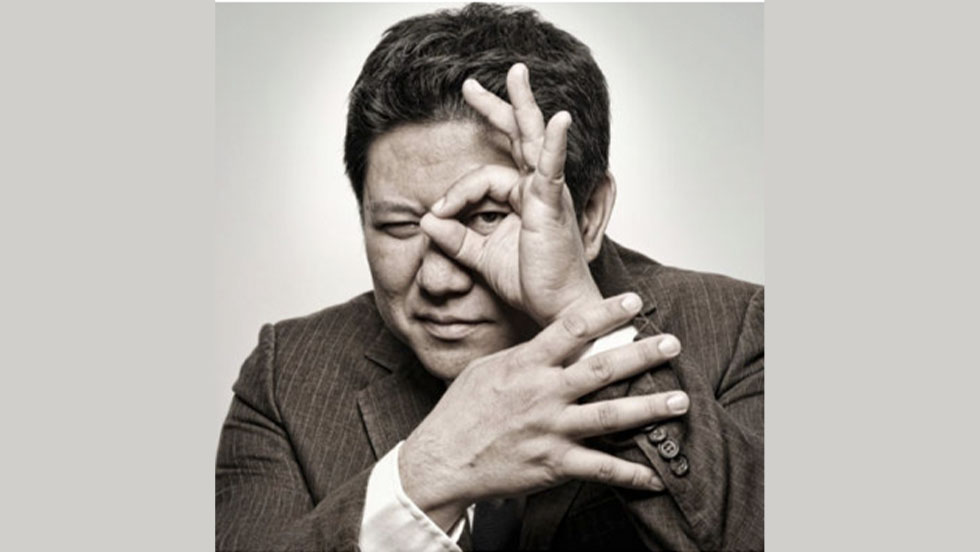 5 ερωτήσεις στον οδοντικό τεχνολόγο και εισηγητή σεμιναρίων οδοντιατρικής φωτογραφίας Dino Li