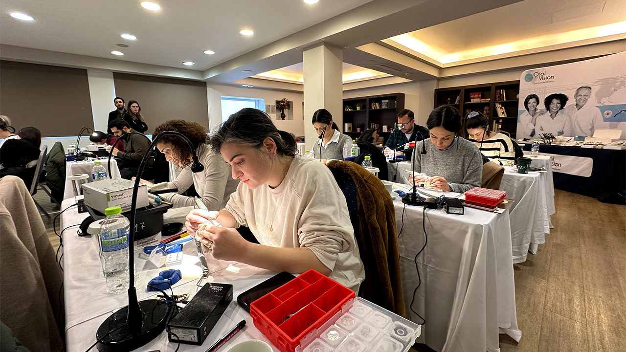 Ολοκληρώθηκε το σεμινάριο «Βελτίωση του χαμόγελου: Απλοποίηση της αισθητικής ανάλυσης και αποκατάσταση με κεραμικές όψεις»