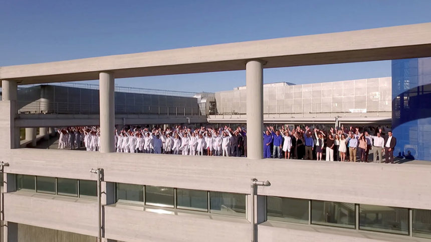 Πέντε τόνοι χλωροκίνης δωρεά από την Uni-Pharma στο Ελληνικό Κράτος