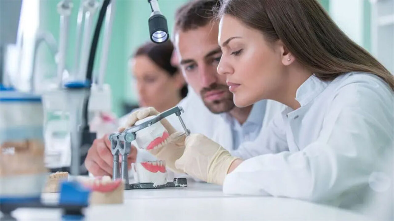 Μελέτη αξιολογεί τους κύριους τύπους προσωπικότητας μεταξύ φοιτητών οδοντιατρικής